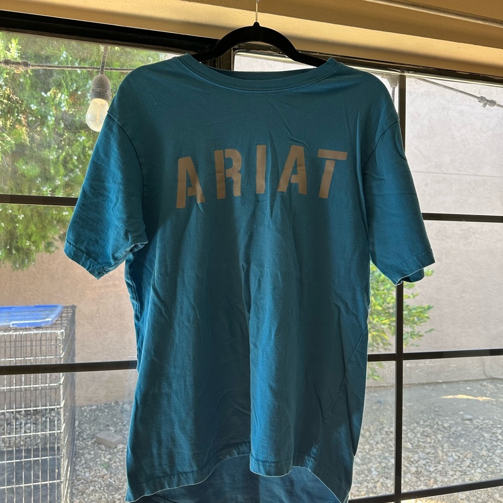 Men ariat top size small